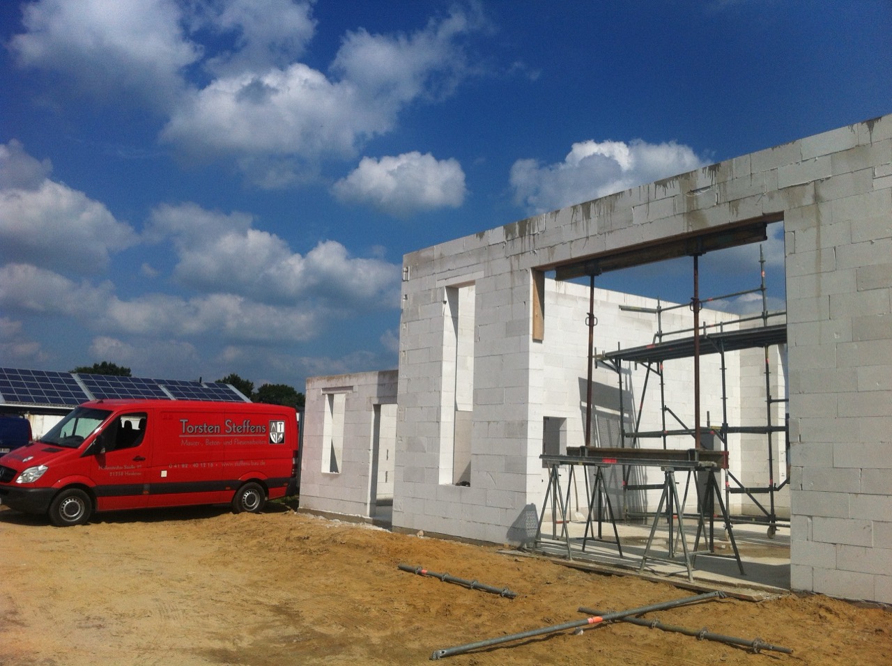 Bau der weiteren Halle im Vorwerkbogen 6 im Jahr 2013